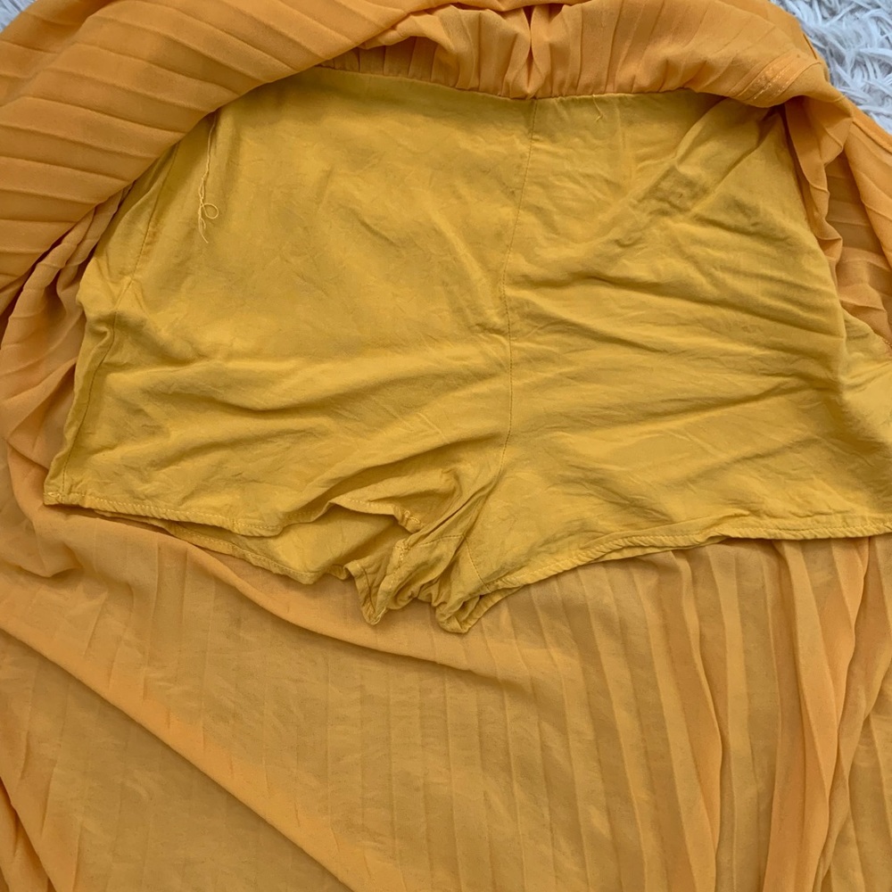 Pleated sheer high waisted skirt - Picture 8 of 11
